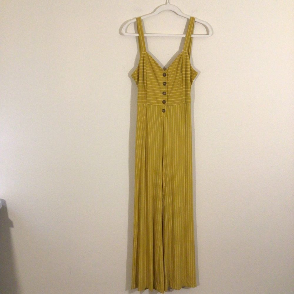 🆕 Hem & Thread Jumpsuit - Picture 2 of 9